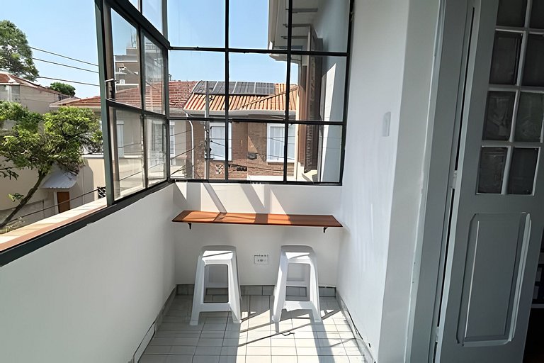 Cama em qto misto c/ varanda próx. ao Ibirapuera