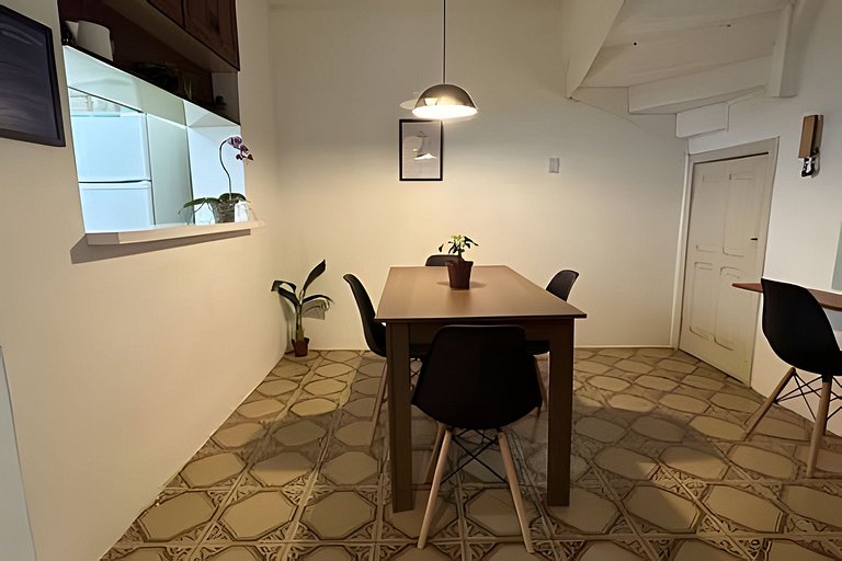 Cama em qto misto c/ varanda próx. ao Ibirapuera