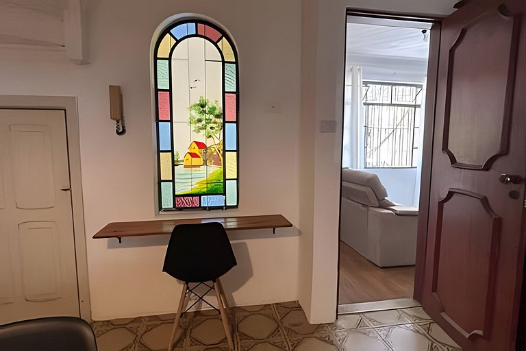 Cama em qto misto c/ varanda próx. ao Ibirapuera