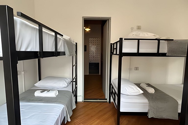 Cama em qto misto c/ varanda próx. ao Ibirapuera