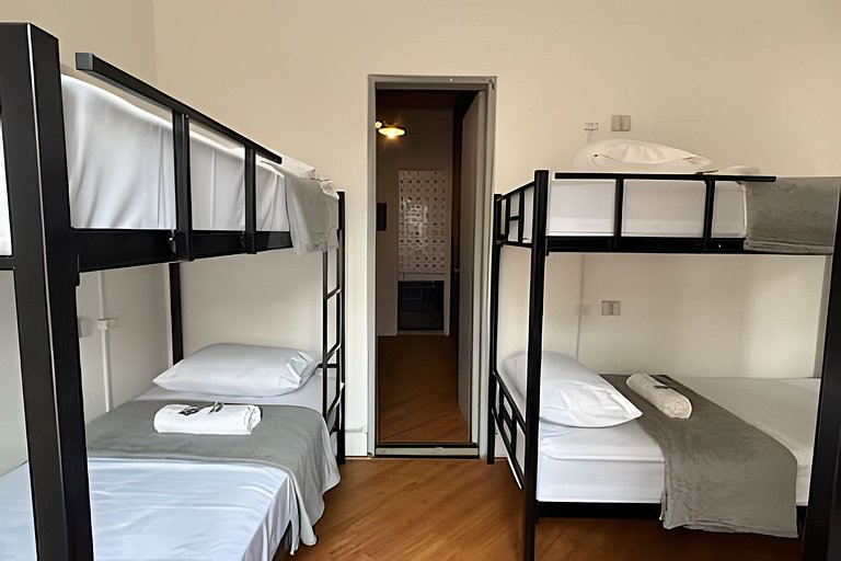 Cama em qto misto c/ varanda próx. ao Ibirapuera