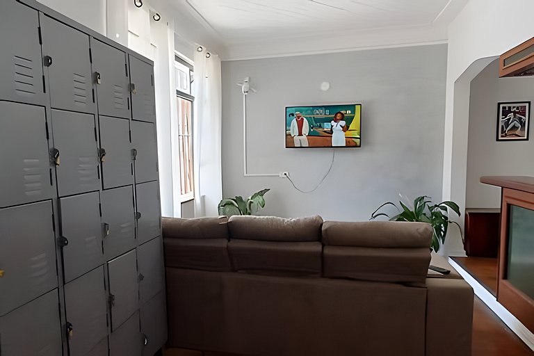 Cama em qto misto c/ varanda próx. ao Ibirapuera