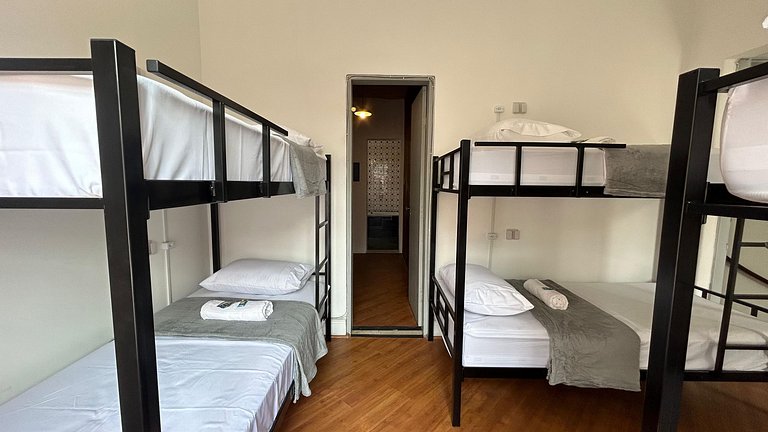 Cama em qto misto c/ varanda próx. ao Ibirapuera