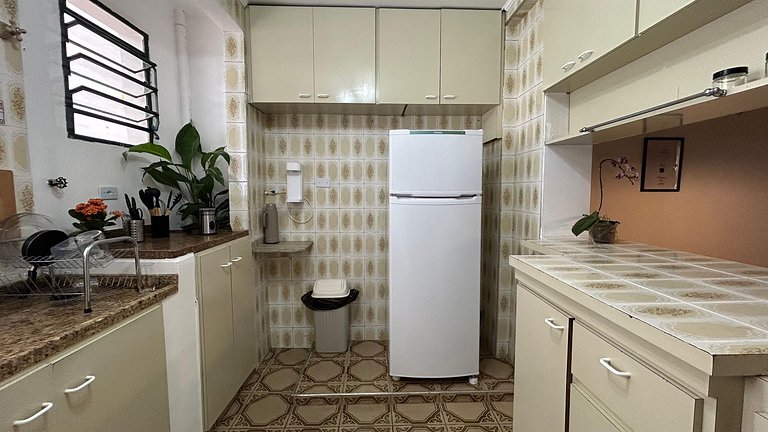 Cama em qto misto c/ varanda próx. ao Ibirapuera