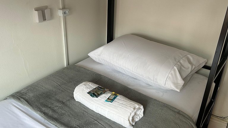 Cama em qto misto próx. ao Ibirapuera e ao CASV
