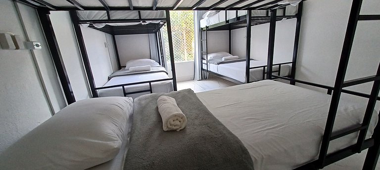 Cama em qto misto próx. ao Ibirapuera e ao CASV